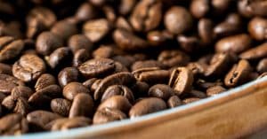 Lees meer over het artikel Arabica vs Robusta: Wat zijn de verschillen tussen deze koffiebonen
